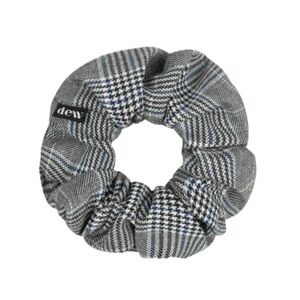 Kaitlyn Bristowe’s Dew (S)mitten For You Scrunchie